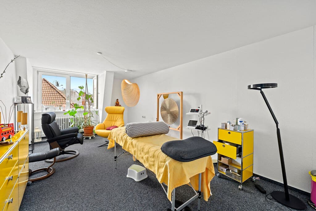 Behandlungszimmer Gewerbeeinheit im DG