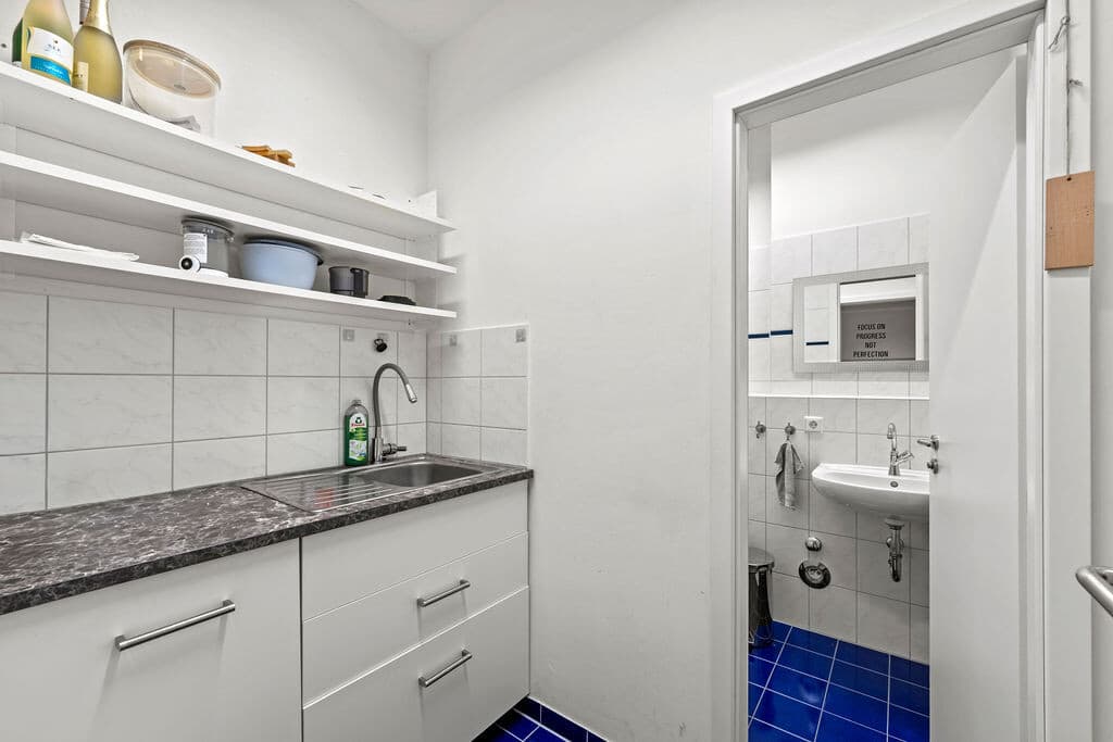 Küche-WC Gewerbeeinheit im EG