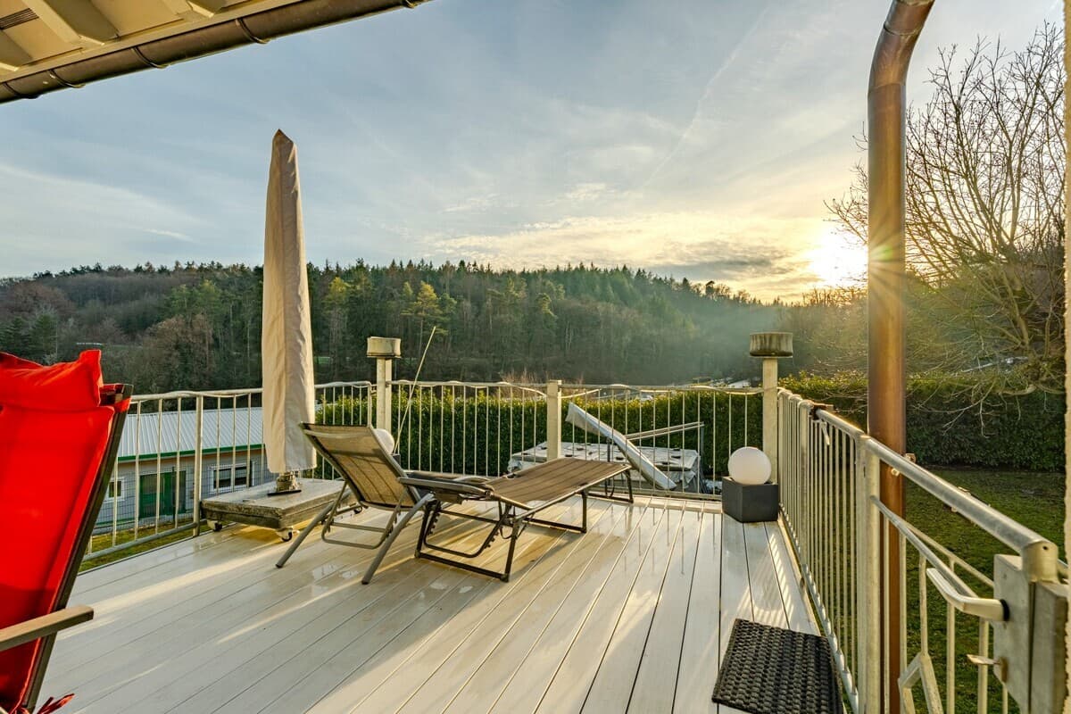 Rechte DHH: Balkon OG