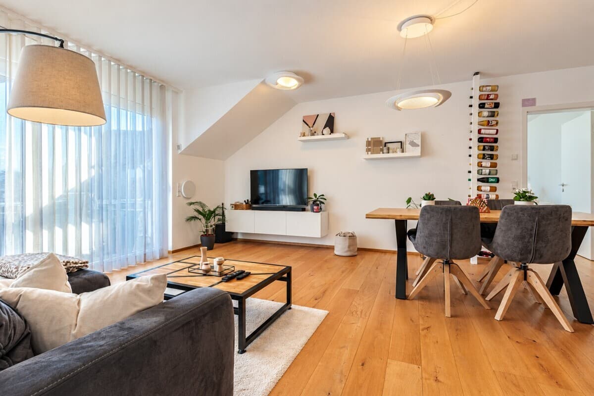 Wohn-/Esszimmer
