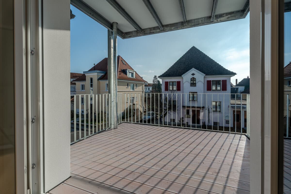 Balkon OG links