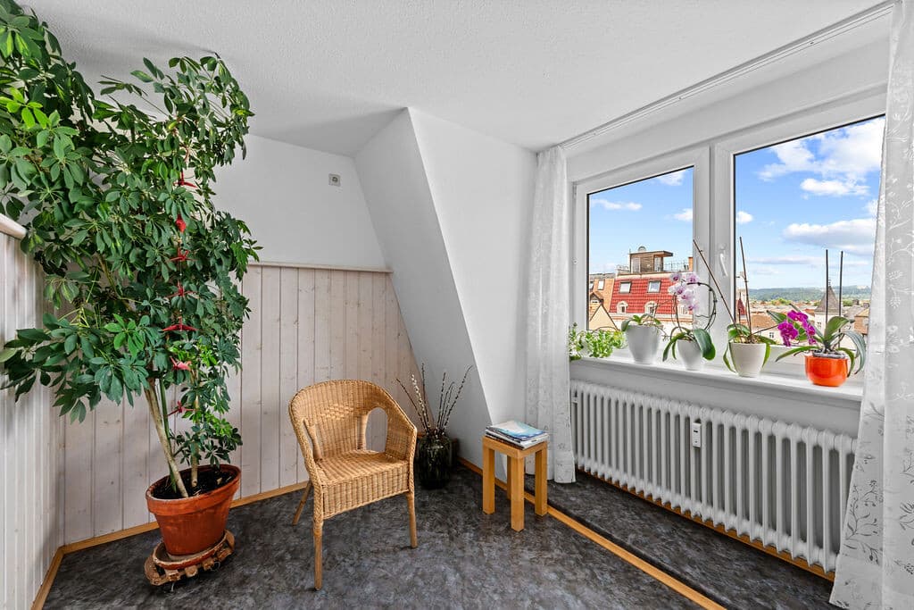 Wartezimmer Gewerbeeinheit im DG