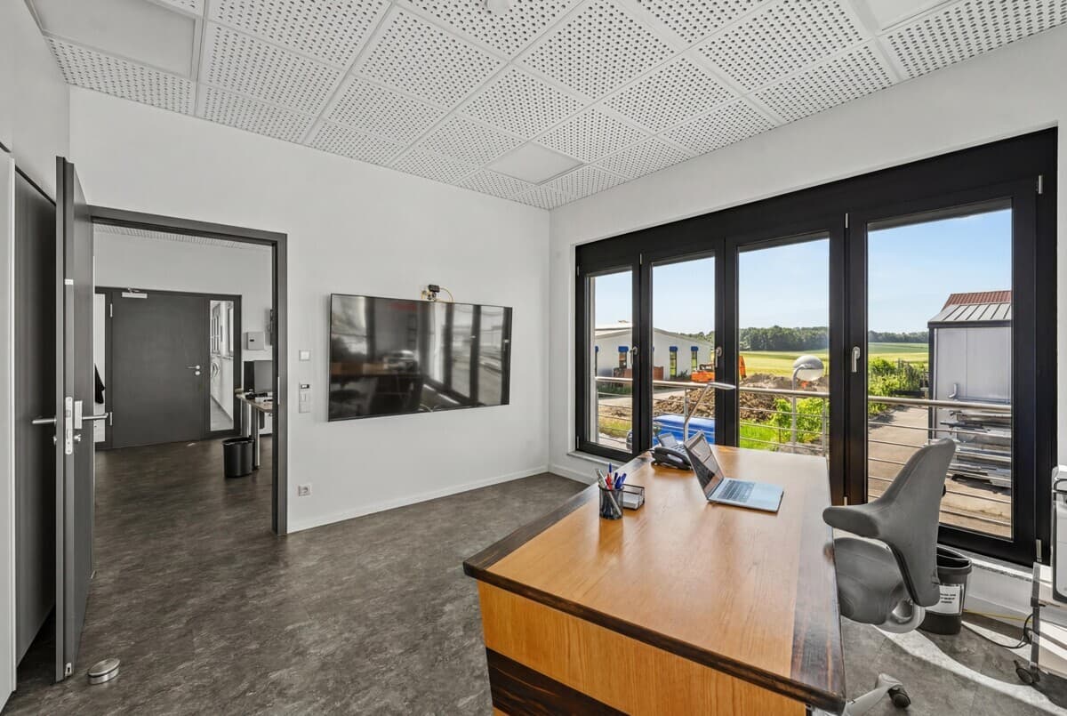 Büro Geschäftsleitung im OG
