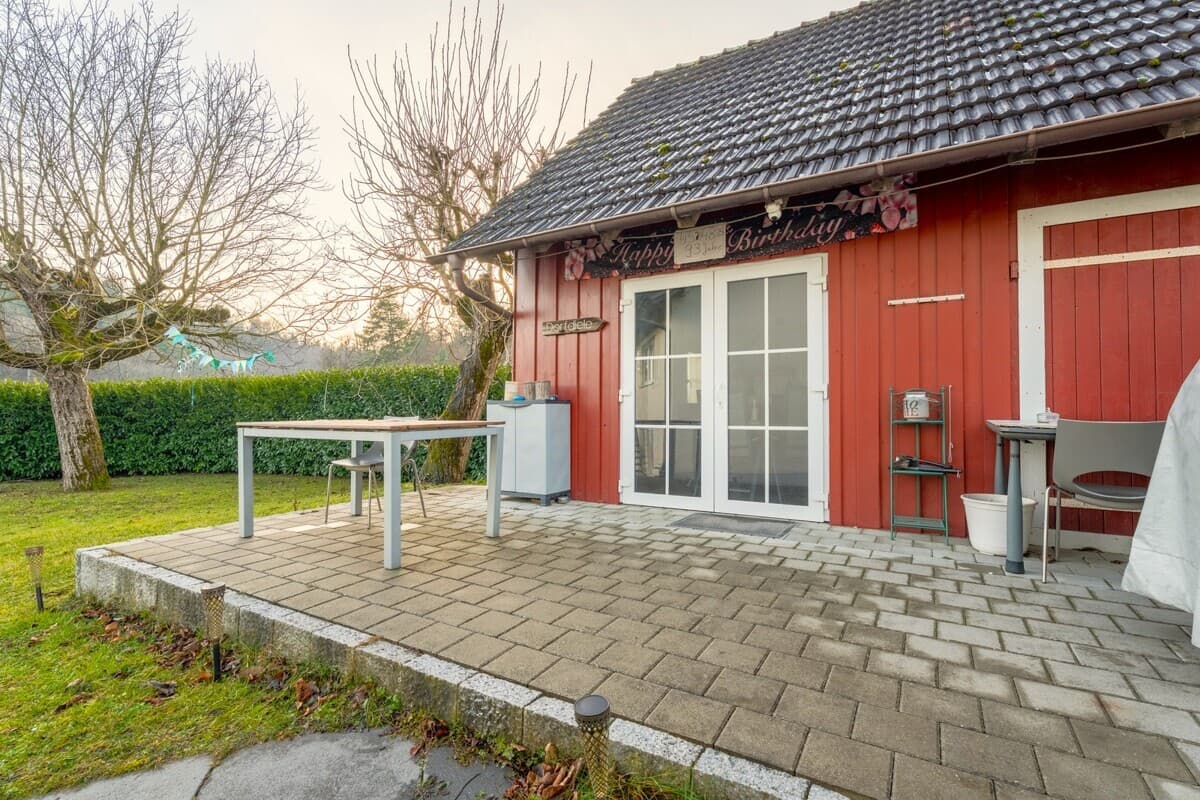 Rechte DHH: Gartenhaus
