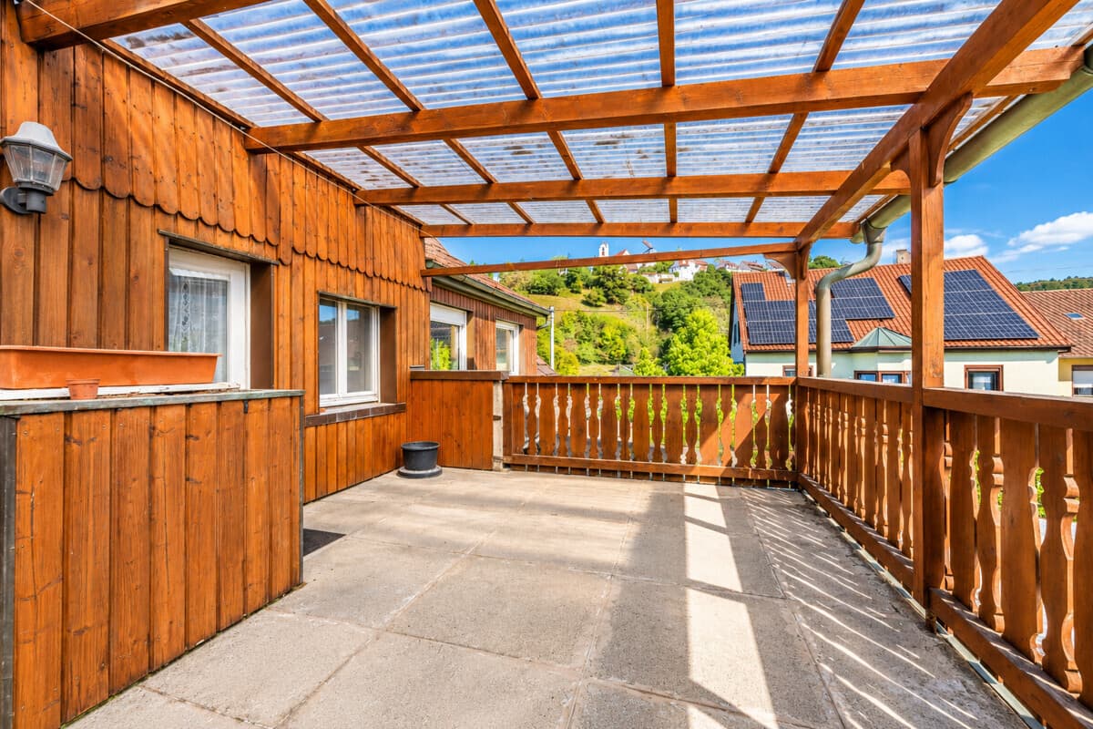 Überdachter Balkon