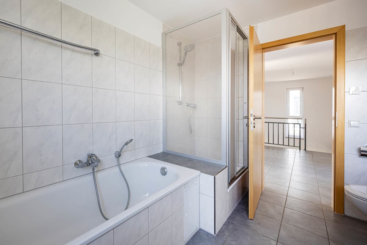 Badezimmer im DG