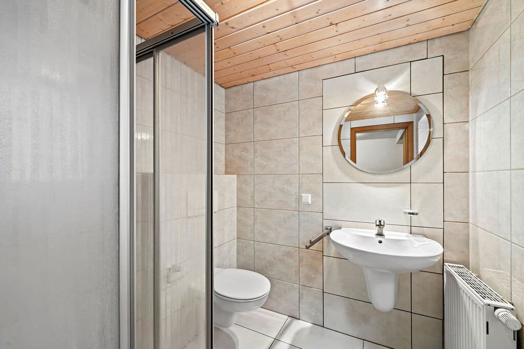 WC mit Dusche im Kellergeschoss