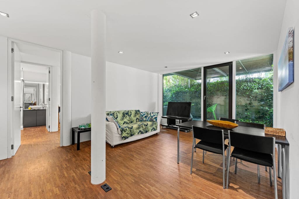 Wohnung UG links