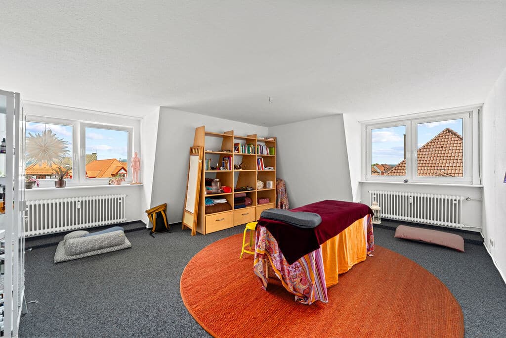 Behandlungszimmer Gewerbeeinheit im DG