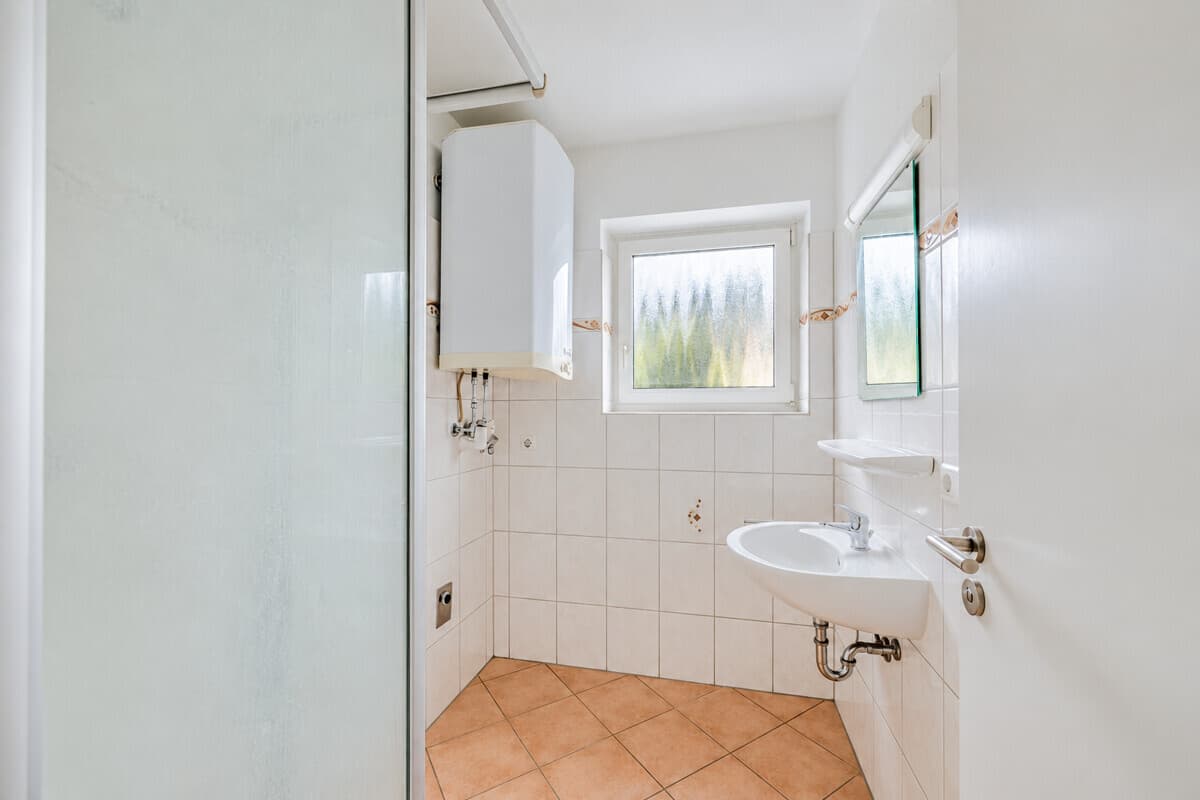 Tageslichtbad mit Dusche