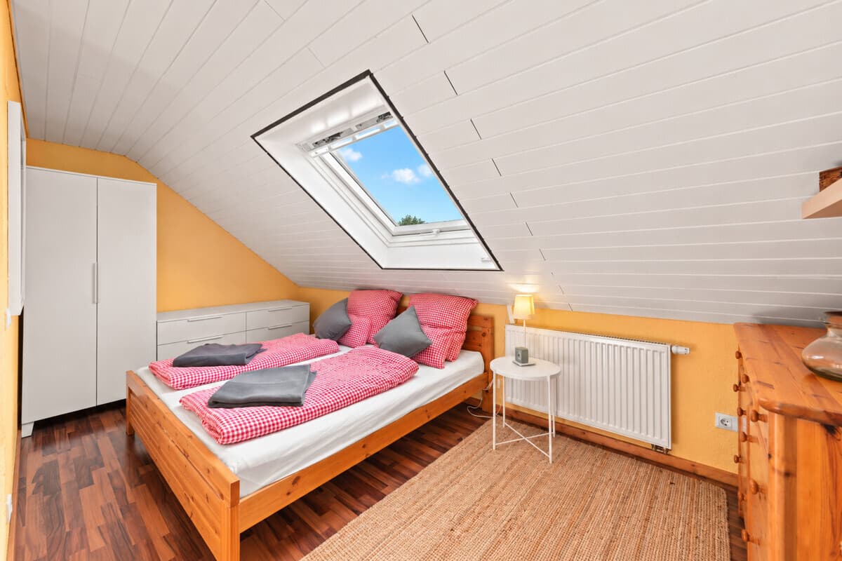 Schlafzimmer DG